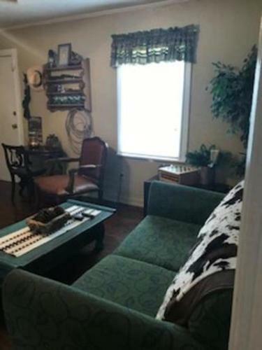 4 Bed Cowboy Home1 Mi Fort Sill- Weekly Rates!