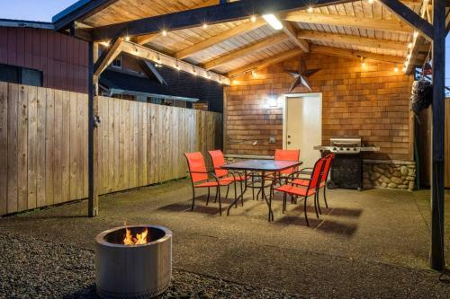 Cedar Lodge At Rockaway