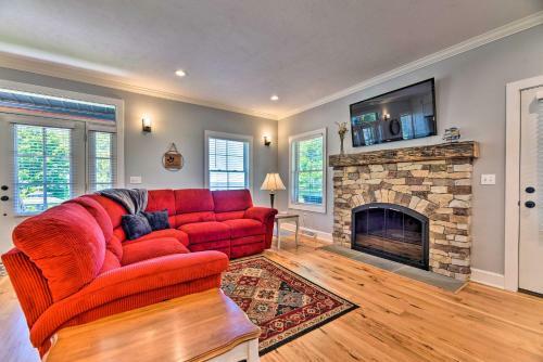 Charming Lake Erie Getaway Walk To Beach!
