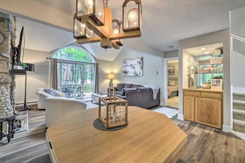 Lakefront Pocono Pines Paradise With Deck!