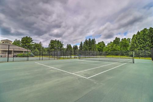 Lakefront Pocono Pines Paradise With Deck!