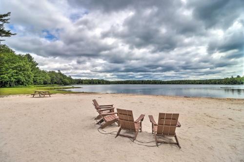 Lakefront Pocono Pines Paradise With Deck!