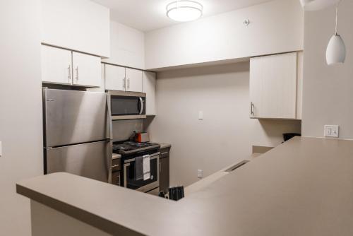 Chic Modern 3br Apartment In Oak Hill By Stay Gia