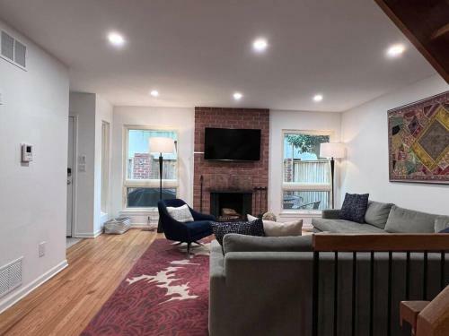 Apartamento Beautiful Townhouse With Patio & Deck (A)