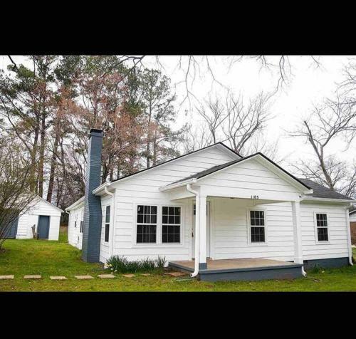 Southern Comfort Newly Remodeled Home
