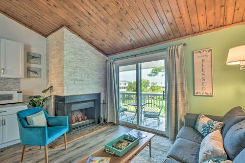 Apartamento Island Condo With Balcony, Golf Course Views!