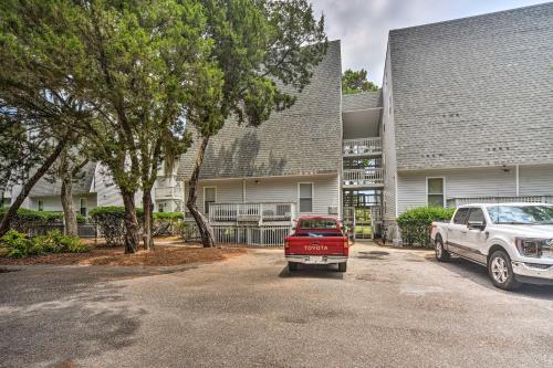 Apartamento Island Condo With Balcony, Golf Course Views!