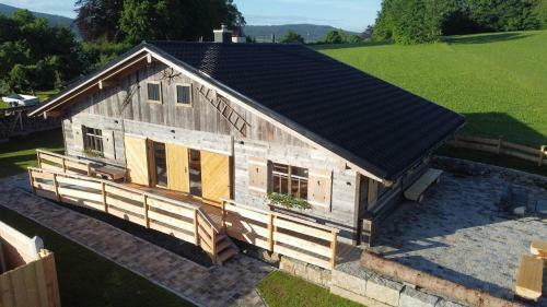 Chalet Am �lberg Mit Badefass Und Altholzsauna