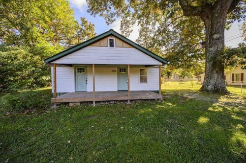 3 Bed2 Bath Renovated Home Near The Lake