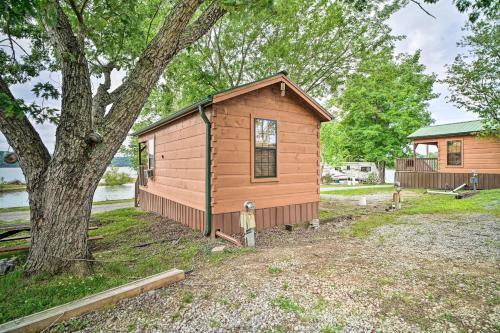 Quaint Cabin With Covered Porch On Douglas Lake