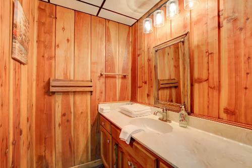 Music City Countryside Cabin