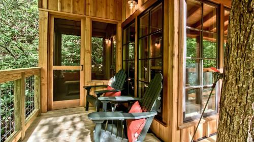 The Cedar In Treehouse Grove At Norton Creek