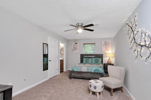 Cheerful 3-bedroom House With Private Parking Home