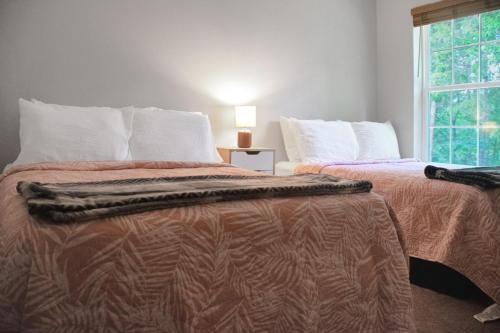 Cheerful 3-bedroom House With Private Parking Home