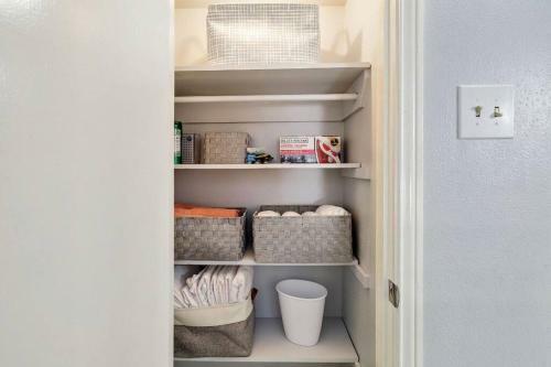 Wow, Brand New, Luxurious, At&t Dfw Home- Book Now!!!
