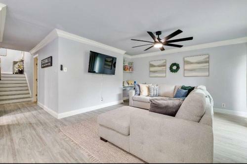 Wow, Brand New, Luxurious, At&t Dfw Home- Book Now!!!