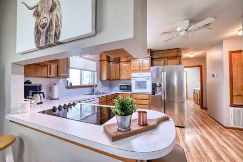 Cozy Haus With Bbq And Fire Pit! Close To Main St!