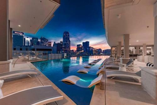Apartamento High Rise King Suite Downtown !