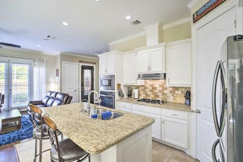 Spacious Houston Townhouse About 17 Mi To Dtwn!