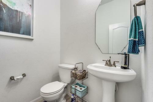 Beautiful 2 Story Luxury Home In An Upscale Area!