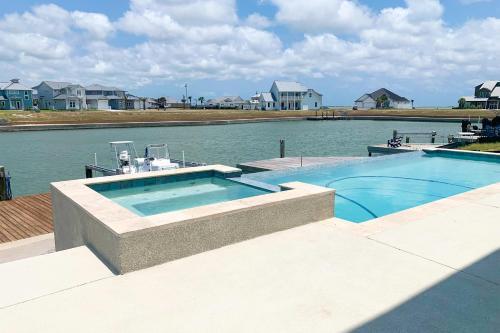 Foxtail Poolside Escape Reserve At St Charles Bay