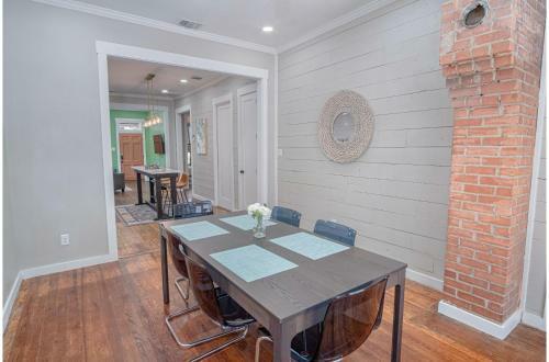 Comfy And Incredible Fenced 2br 2 Ba Near Downtown