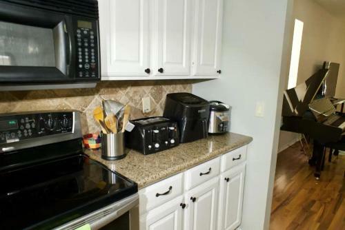 Rare Find Luxurious Cosy Home 5 Bed 3 Bath