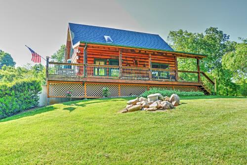 Lakewood Lodge Escape With Fire Pit And Lake Access!