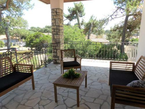 Apartment Doucham�a