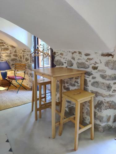 Rendez-vous Sous Le Tilleul, En Cevennes.