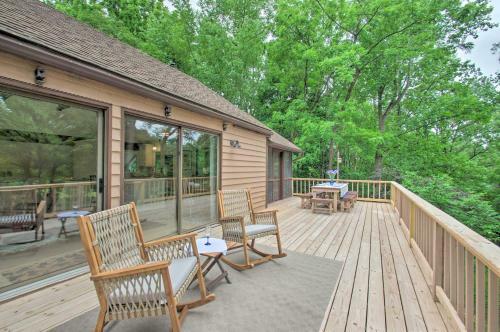 Nellysford Getaway With Canoes And Lake Access