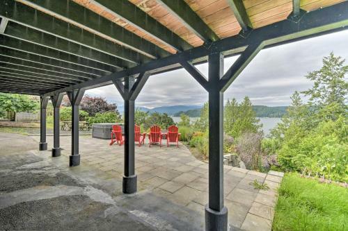 Bright And Airy Home With Sweeping View And Hot Tub