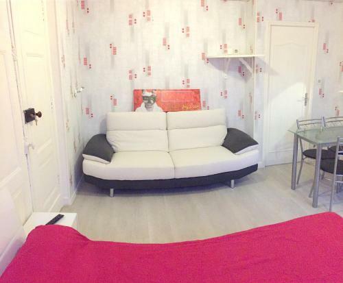 Apartamento Studio Avec Terrasse Amenagee Et Wifi A Neris Les Bains