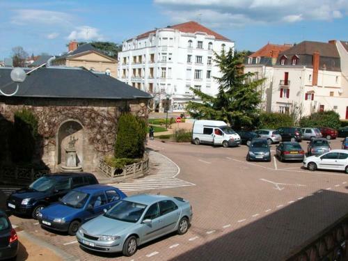 Apartamento Studio Avec Terrasse Amenagee Et Wifi A Neris Les Bains