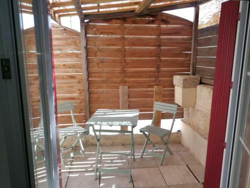 Jolie Maison de Ville Avec Terrasse Ombrag�e
