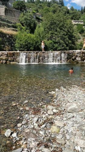 Vacances En C�vennes ! Maisonnette En Pierres