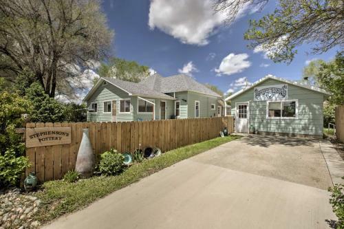Walkable Ten Sleep House With Patio And Sunroom!