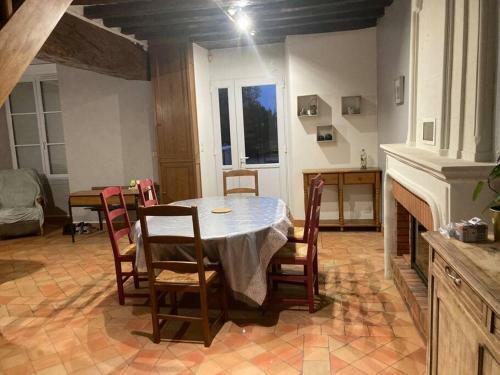 G�te Au Bord de La Rivi�re 3 Chambres