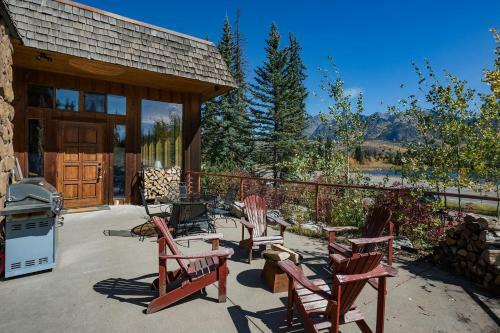 49617 Hwy 550 - Inn Full Listing
