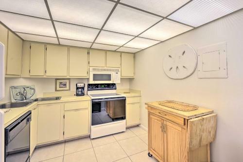 Apartamento Beachfront Marco Island Condo With Pool Access!