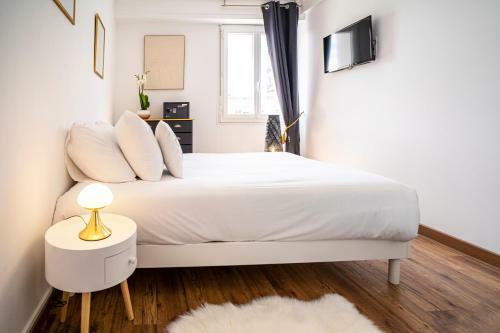 Apartamento Au Palais Des Pyr�n�es! Hyper Centre -clim-balcon-parking Gratuit