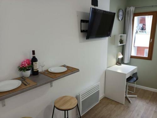 Apartamento Studio de Standing Sup�rieur Aux Portes de Paris !