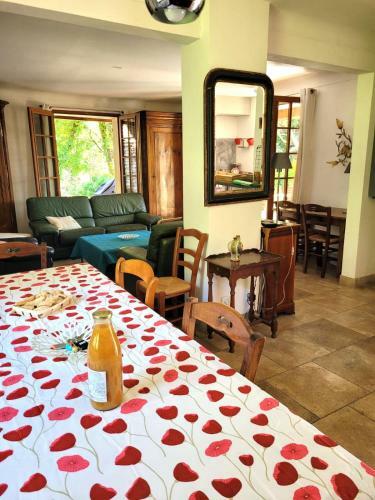 Maison Provencale, Meubl� de Tourisme 4 �toiles