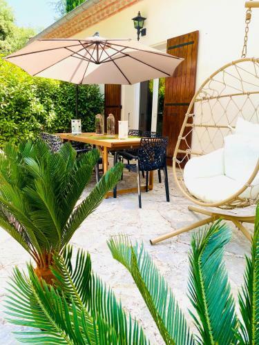 �l�gante Villa Dans Un �crin de Verdure