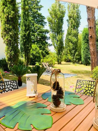 �l�gante Villa Dans Un �crin de Verdure