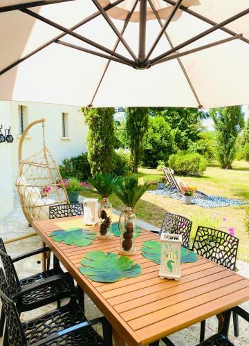 �l�gante Villa Dans Un �crin de Verdure