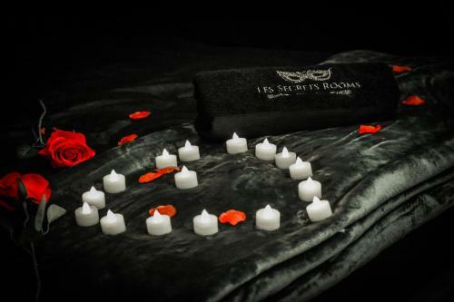 Apartamento Les Secrets Rooms, Love Room de Luxe Avec Jacuzzi