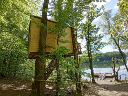 Agroturismo Cabanes Dans Les Arbres Du Lac