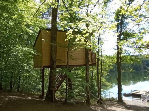 Agroturismo Cabanes Dans Les Arbres Du Lac
