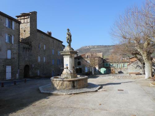 Maison de Village Spacieuse Et Agr�able